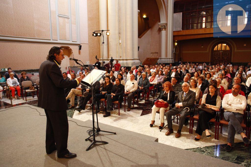 Un emotivo homenaje a los autores del Himno de Aragón pone fin a la celebración de San Jorge