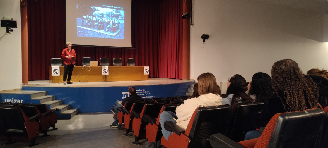 Los futuros maestros conocen los beneficios de la educación  en la naturaleza