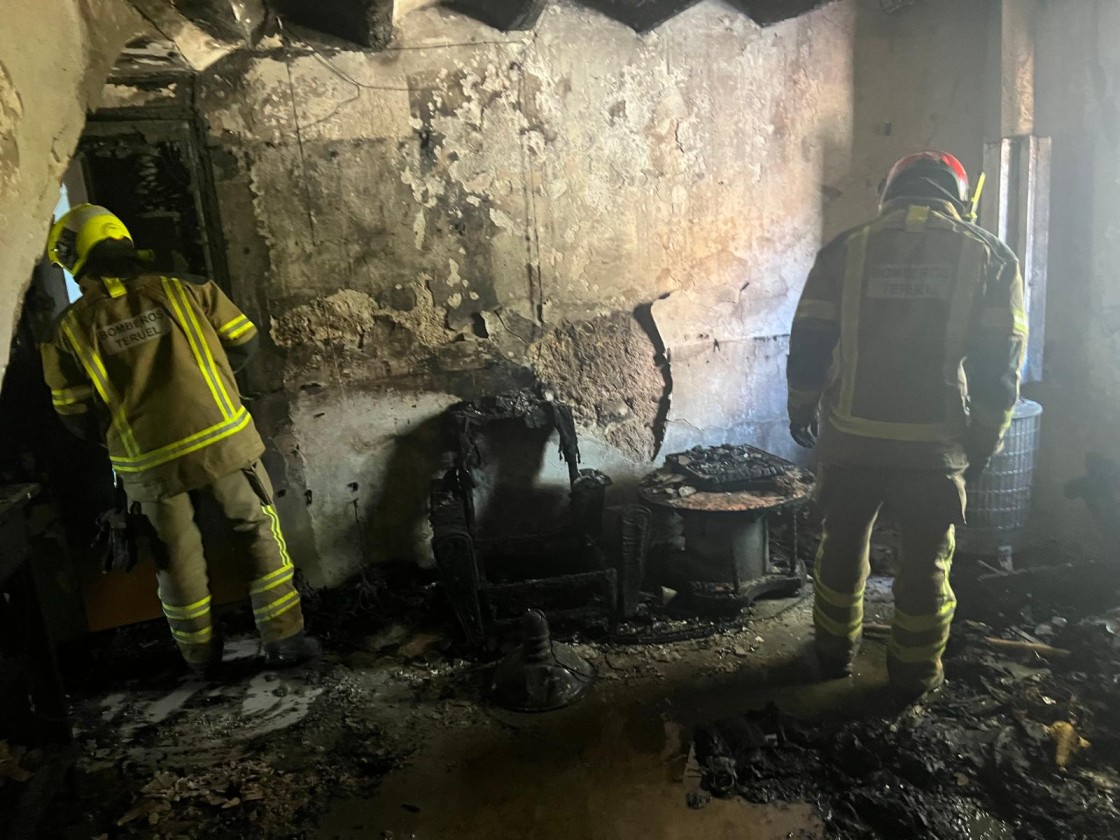 La Guardia Civil investiga el incendio en el que apareció un hombre muerto en una casa de Valderrobres