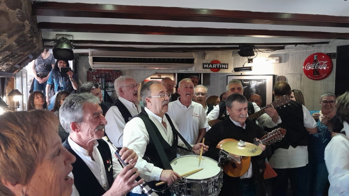 Medio centenar de músicos llenan los bares de Mora en el Encuentro de Bandas Sur de Teruel