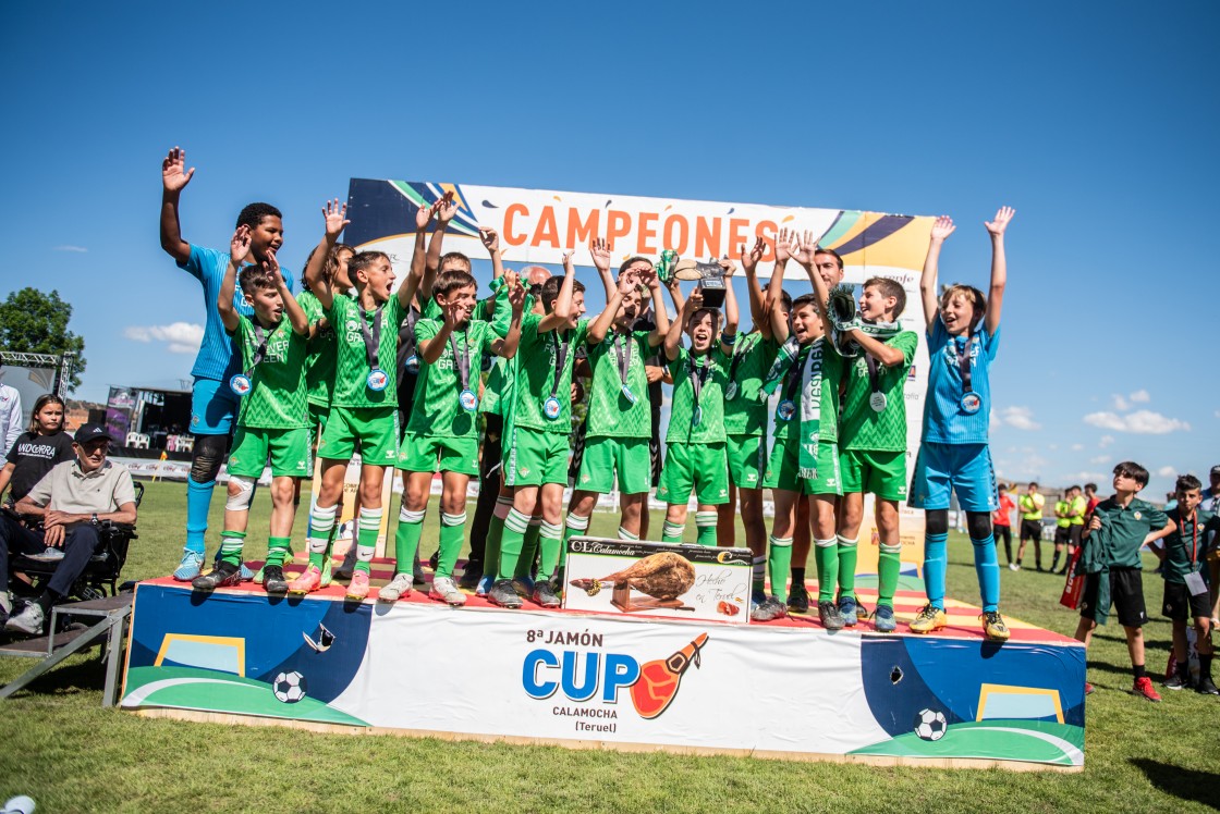 El Betis se cobra su particular venganza con el Valencia y vence en la 8ª edición de la Jamón Cup