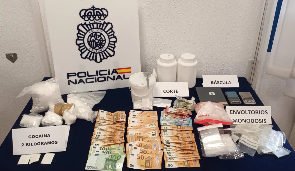 Condenados a dos y tres años  y medio por traficar con drogas