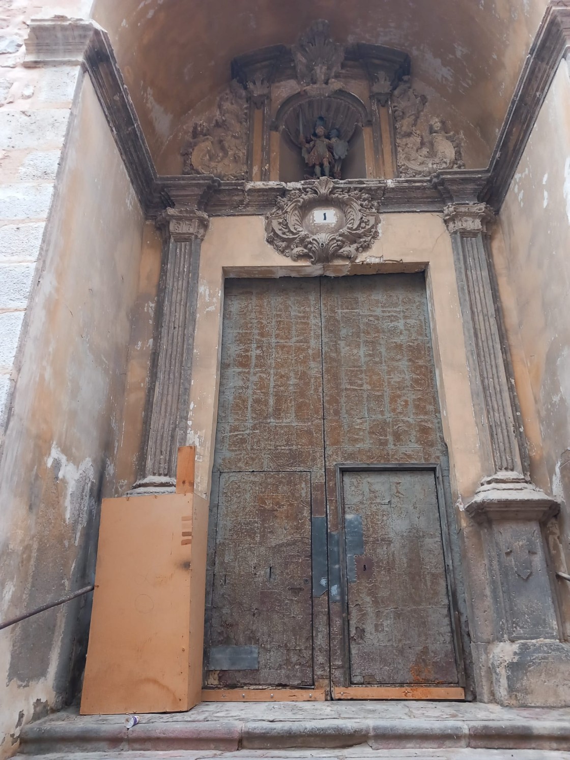 Espacio Municipalista solicita que se restaure el tímpano de la iglesia de San Miguel