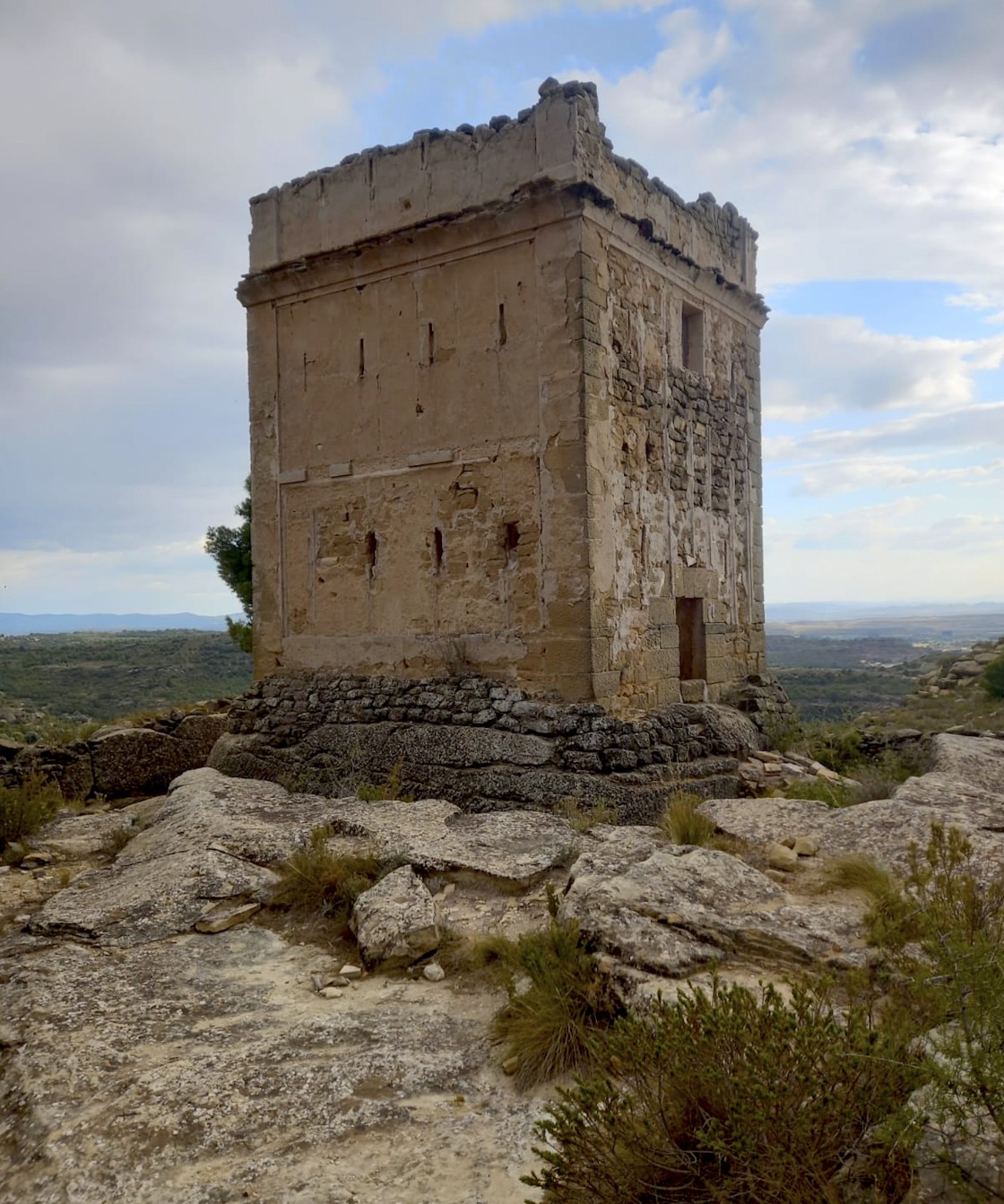 La Torre del Campamento de Alcañiz, un telégrafo óptico fortificado de la tercera guerra carlista