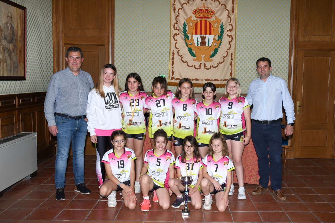 Alcañiz reconoce a las campeonas del Voleibol Kasalkas