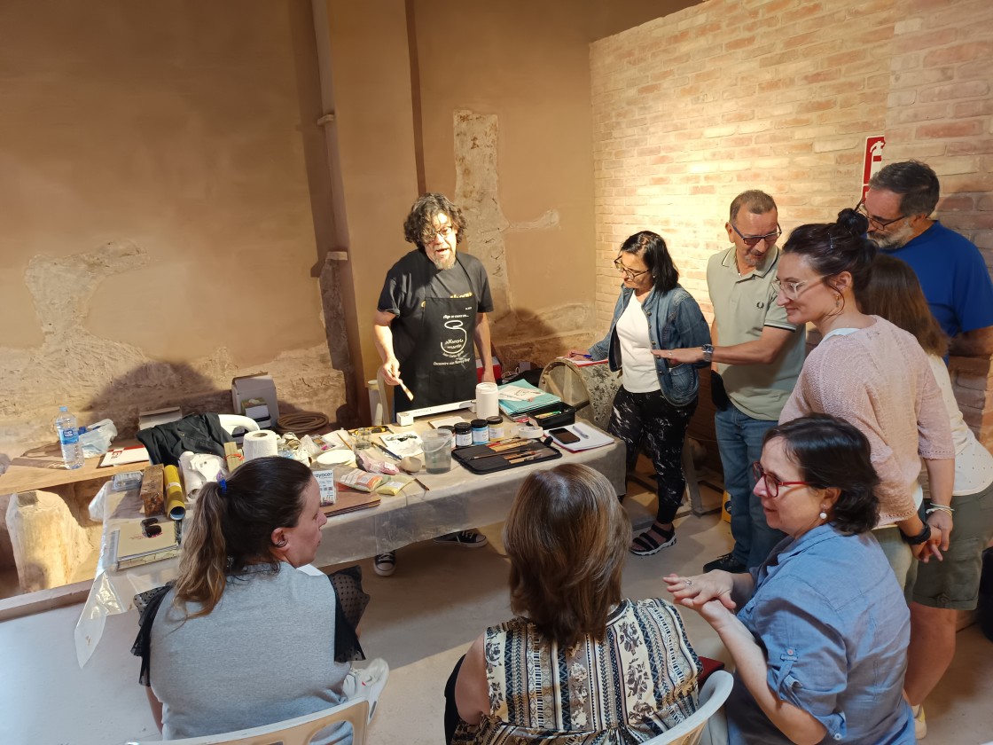 Un taller demuestra que  la cerámica está a la altura del resto de las bellas artes