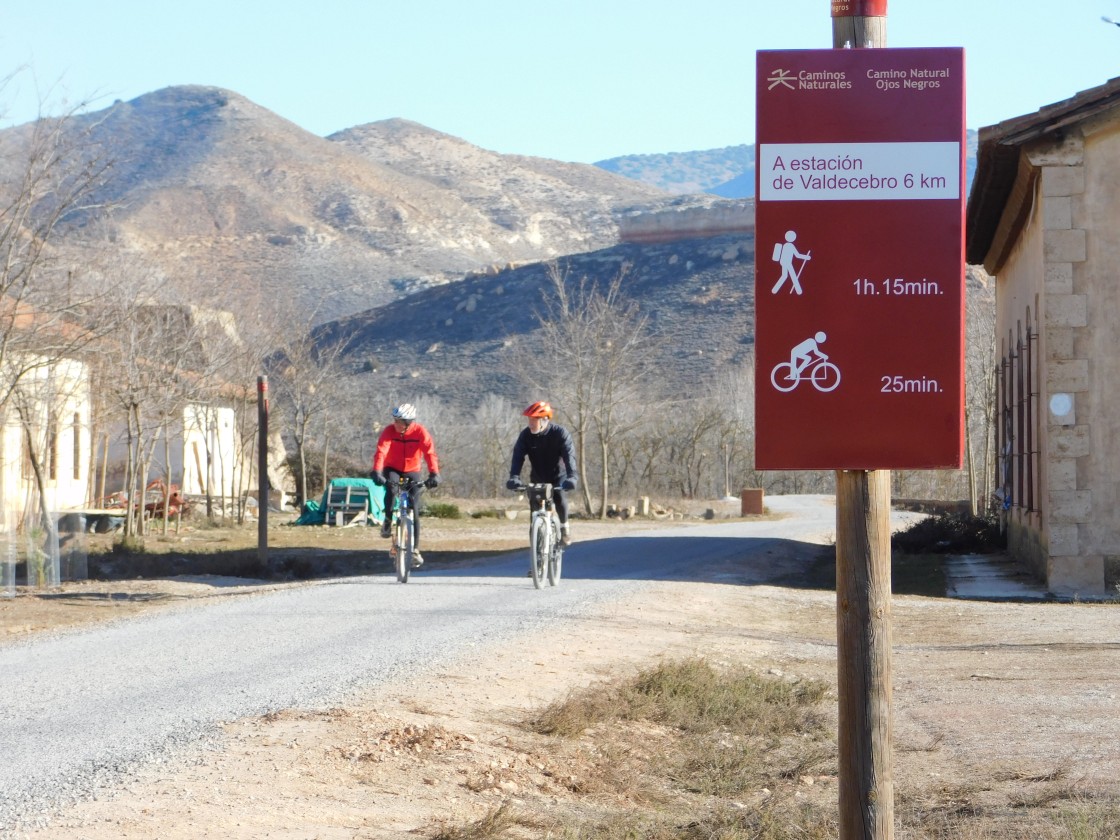 La vía ciclista con Alfambra salvará  la N-420 con una pasarela metálica