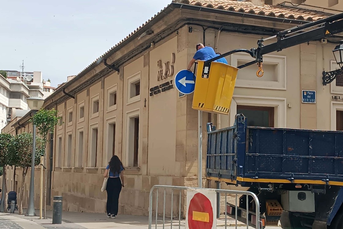 Alcañiz cierra al tráfico la calle Pruneda y la plaza del Mercado