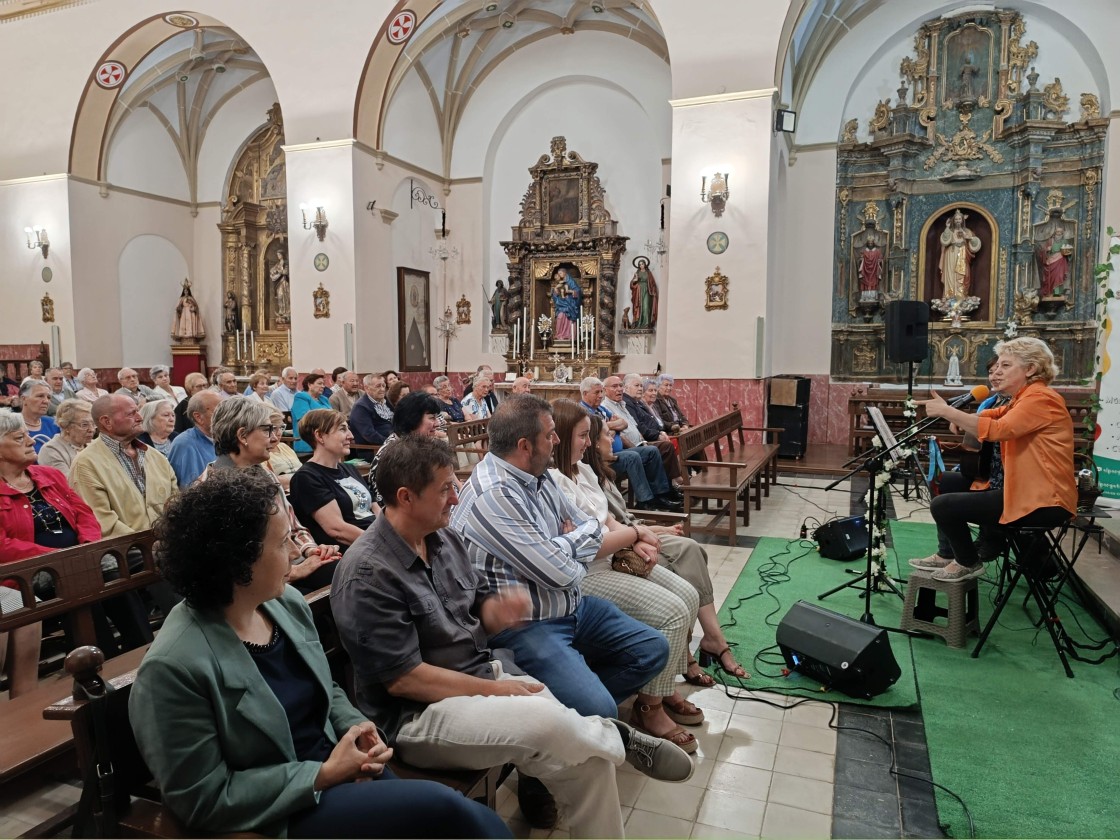 Más de un centenar de personas participan en una jornada de hermandad de mayores celebrada en Celadas