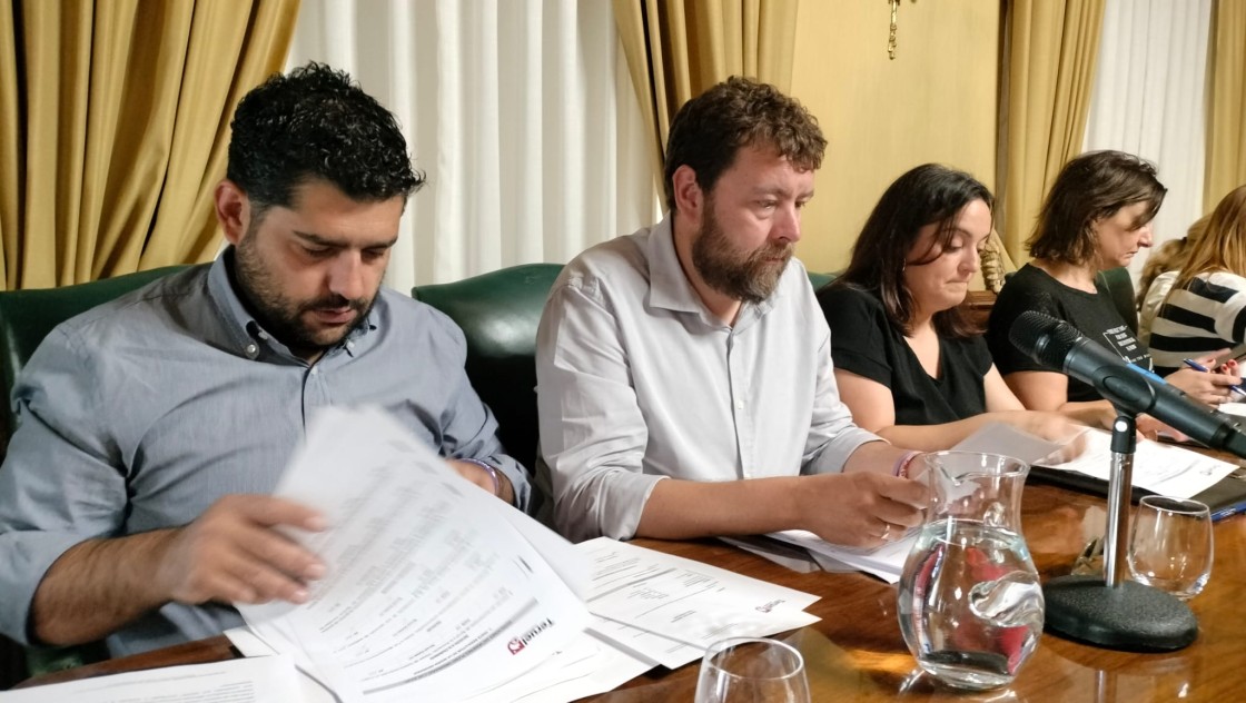 El PSOE acusa a Buj de no afrontar las fugas de agua en la piscina de Los Planos
