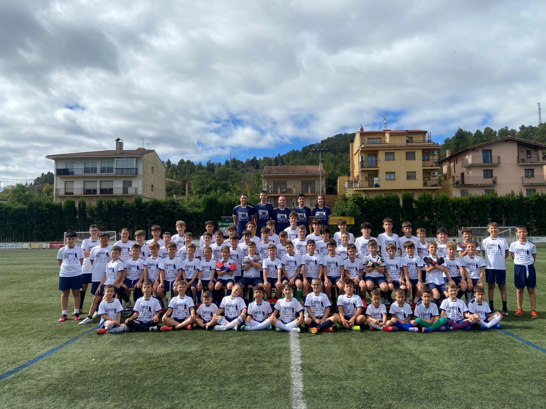 Más de 200 niños y niñas en los campus de fútbol de Valderrobres