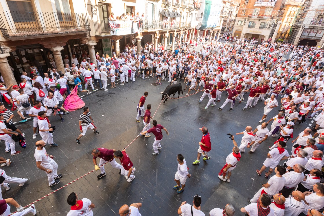 Los dos toros ‘soñadores’ enamoran a los vaquilleros y ennoblecen los ensogados con carreras de vértigo