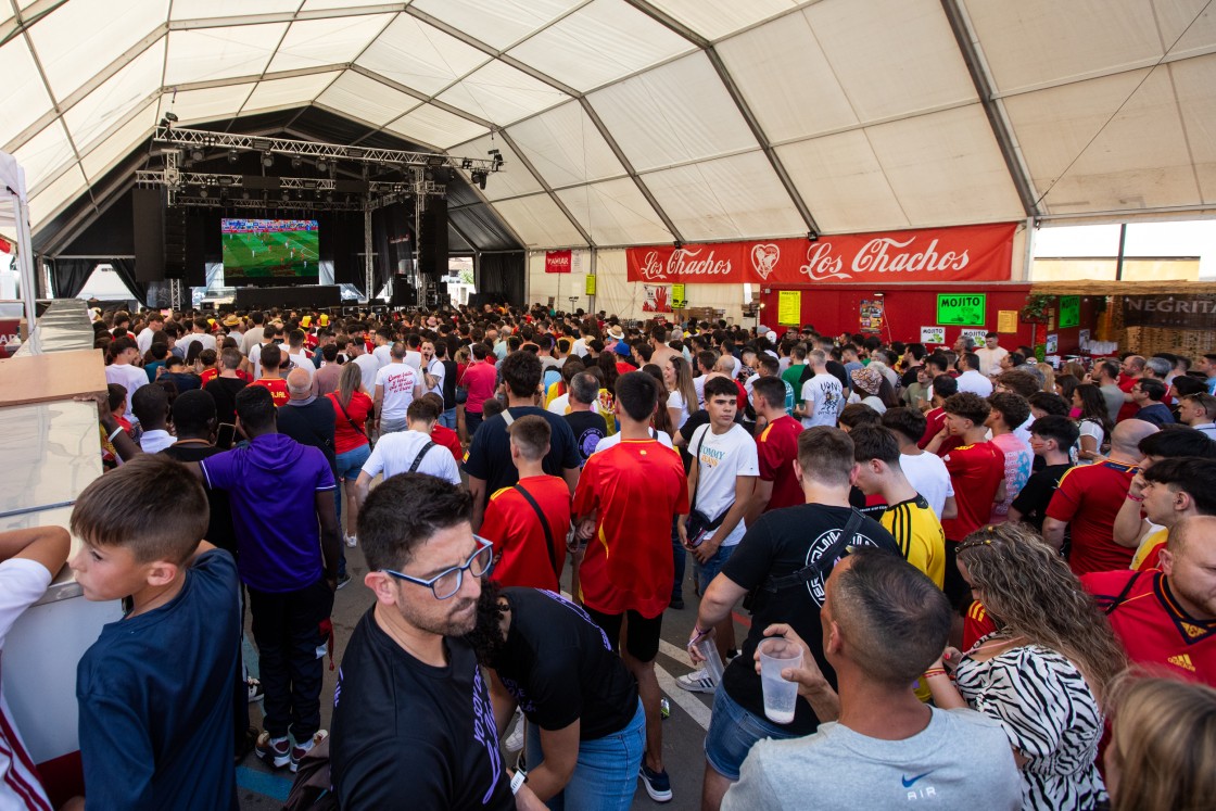 El Ayuntamiento de Teruel concede un permiso excepcional a la hostelería para instalar pantallas en sus terrazas para la final de la Eurocopa