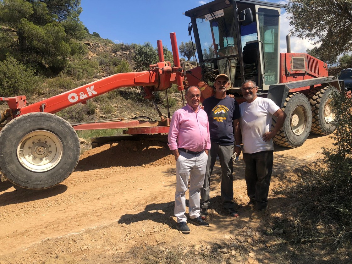 La DPT plantea soluciones a los problemas que causan las riadas en los caminos rurales de La Ginebrosa y Las Parras de Castellote