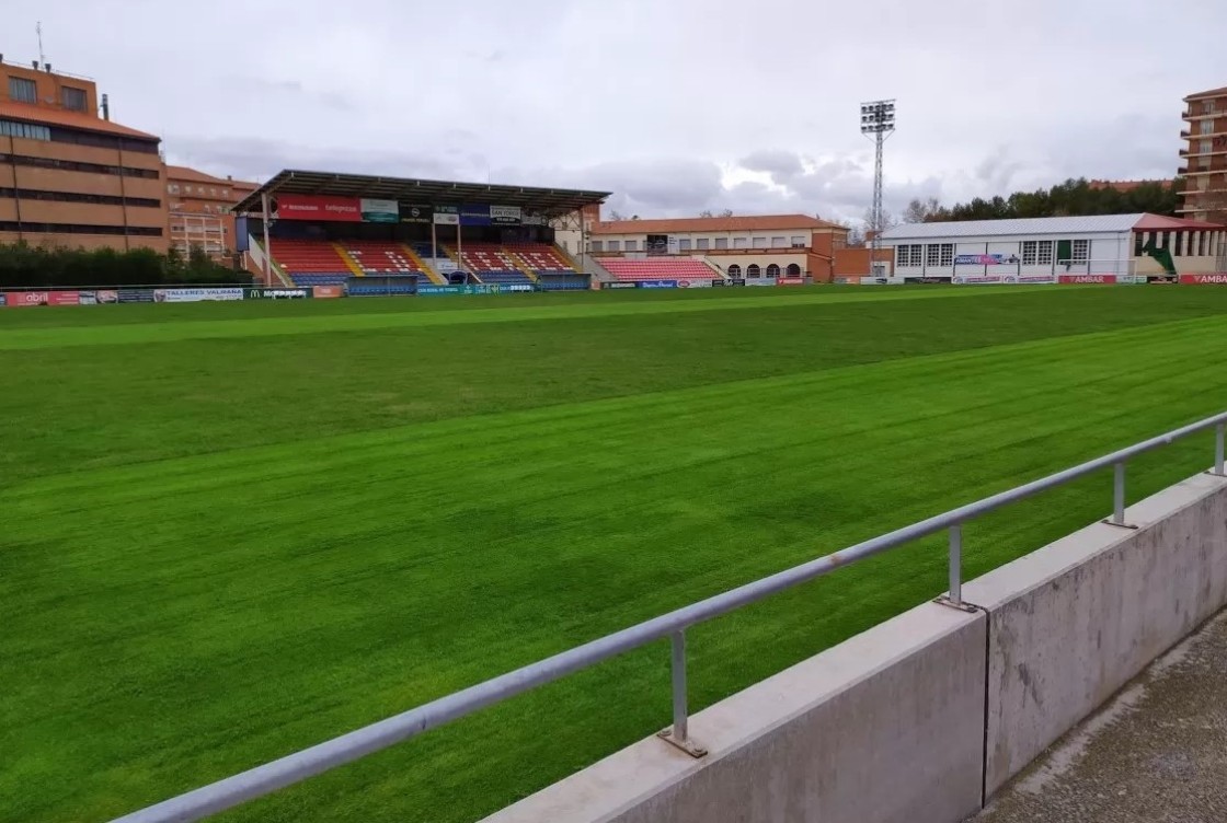 El Grupo Socialista pide al gobierno de Azcón que concrete las cifras en el presupuesto de 2025 para la reforma del campo Pinilla y apruebe un plan de mejora de estadios de fútbol de todo Aragón