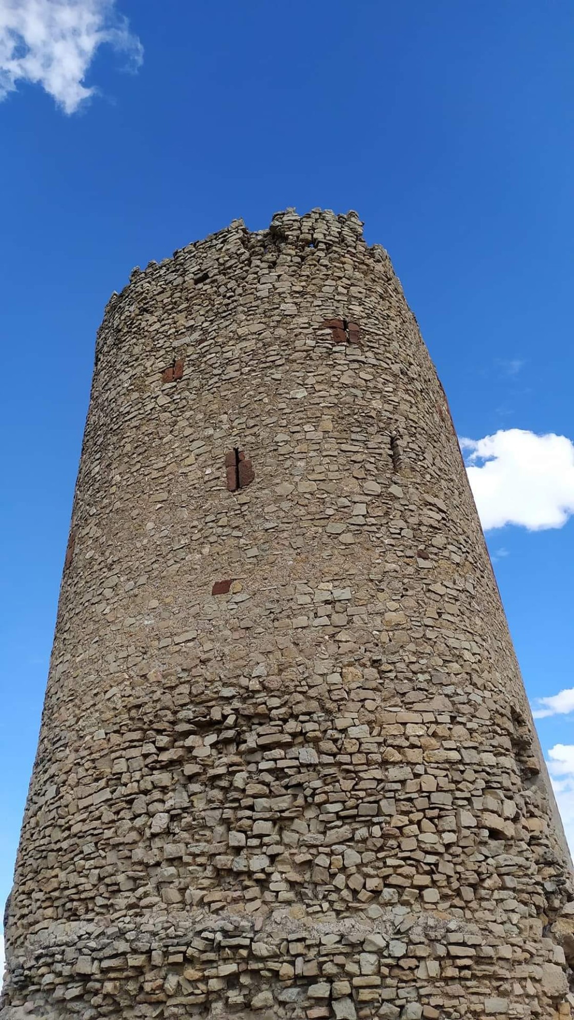 CHA reclama al Gobierno de Aragón actuaciones para recuperar la torre - fortaleza de La Hoz de la Vieja