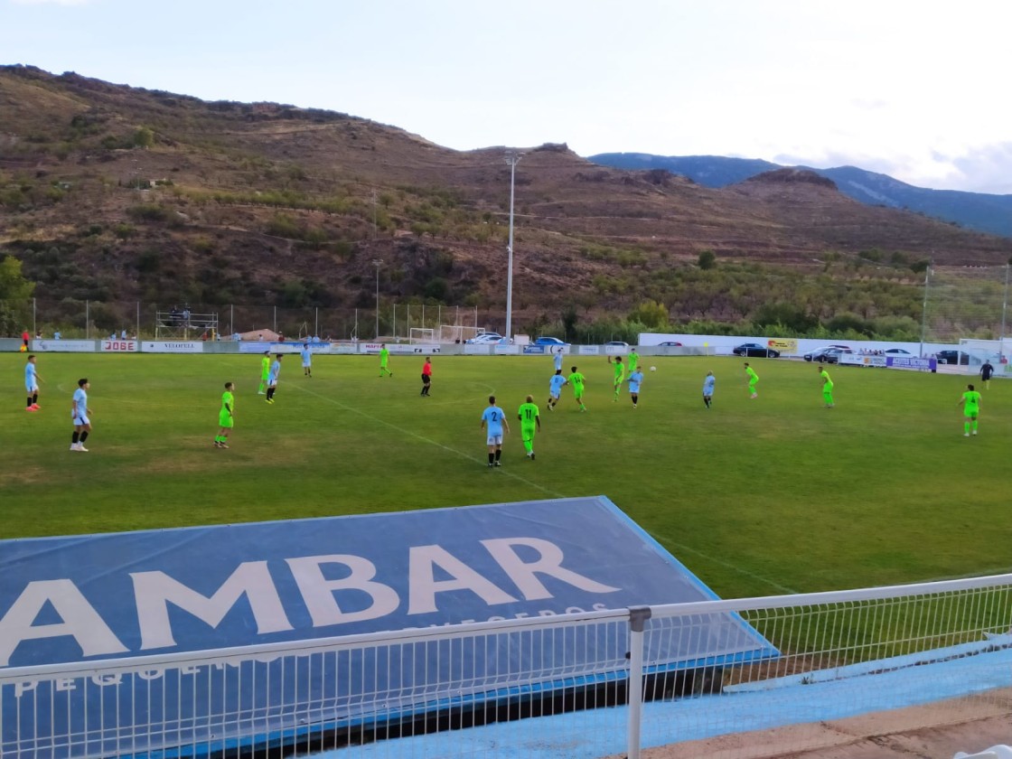 El Utrillas levanta un 2-0 en contra para arrancarle un punto al Brea