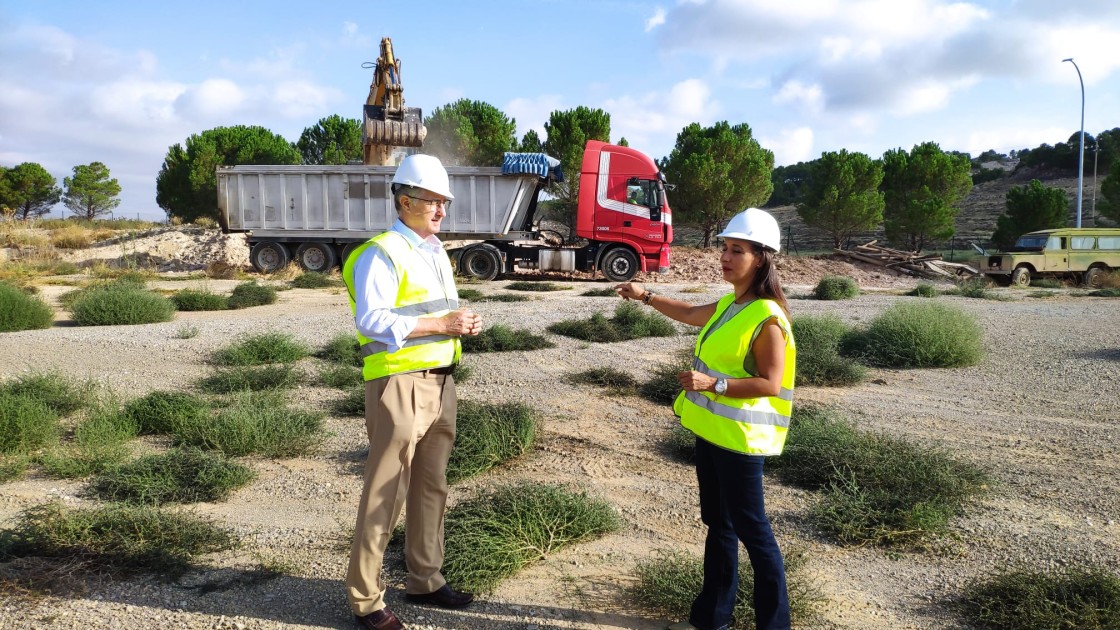 Comienzan las obras de urbanización de la ampliación de Dinópolis