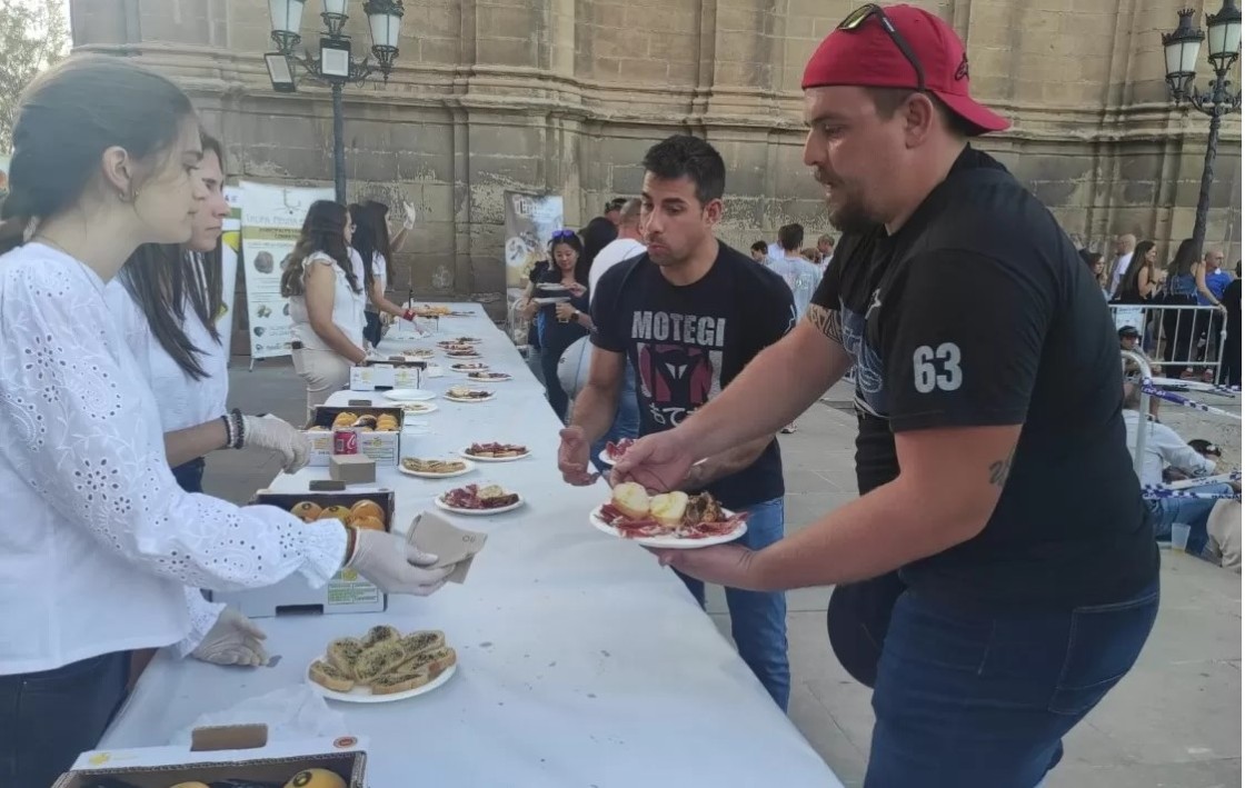 Los Empresarios Turísticos promocionan los ricos productos turolenses este sábado en el evento Degusta Teruel en Alcañiz