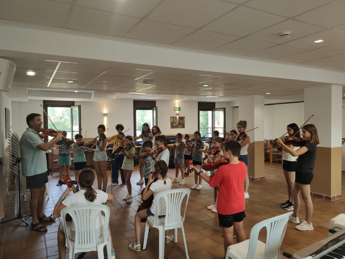 Alcalá de la Selva acoge el Curso para Instrumentistas de Cuerda de Teruel