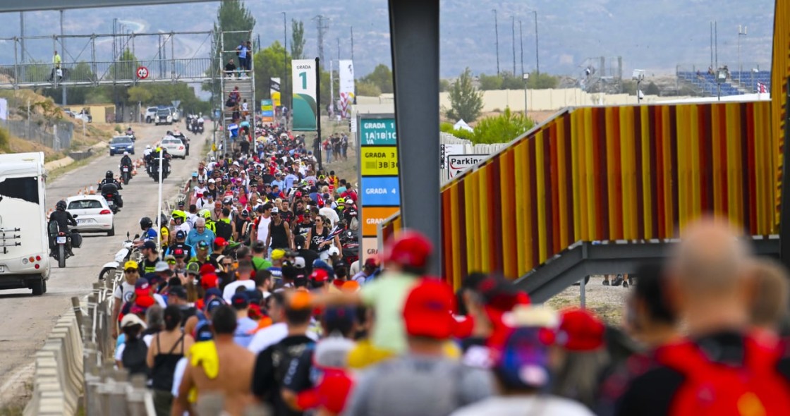 Las gradas del circuito, en combustión y ya preparadas para el fin de semana grande de Motorland