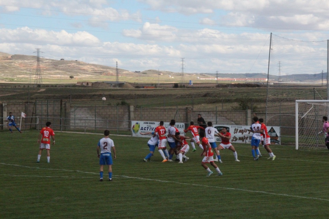 El Calamocha apunta maneras en el empate ante el CD Ebro (0-0)