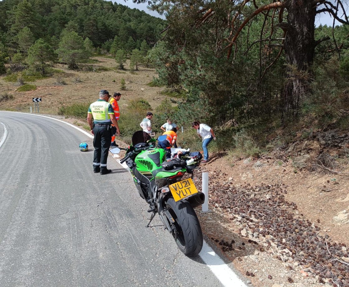 Un motorista resulta herido grave en la A-2707 en Orihuela del Tremedal