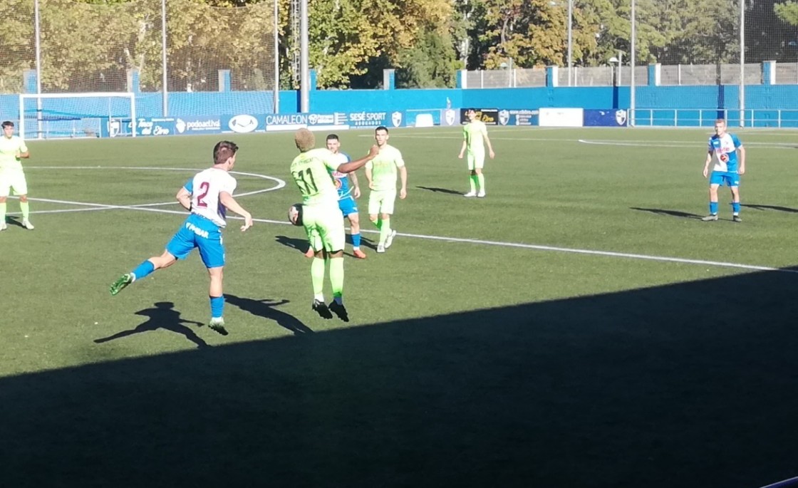 El Utrillas cosecha su primera derrota ante uno de los favoritos de la liga (2-1)