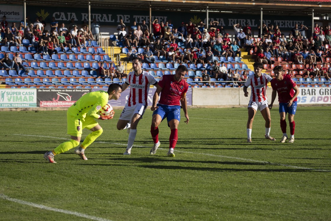 El CD Teruel saca un empate ante la UD Logroñés para reconectar con la afición (0-0)