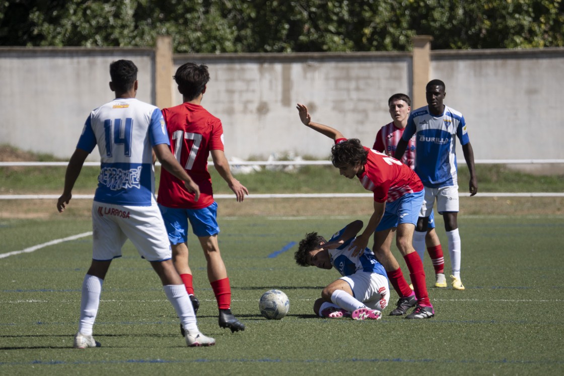 El Atlético no logra atar la victoria ante un Herrera que no se rindió