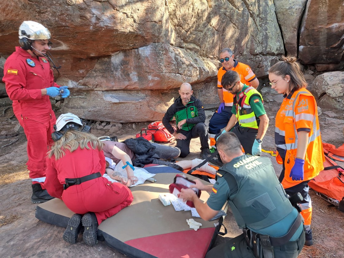 La Guardia Civil rescata a un escalador herido en un tobillo en los pinares de rodeno de Albarracín