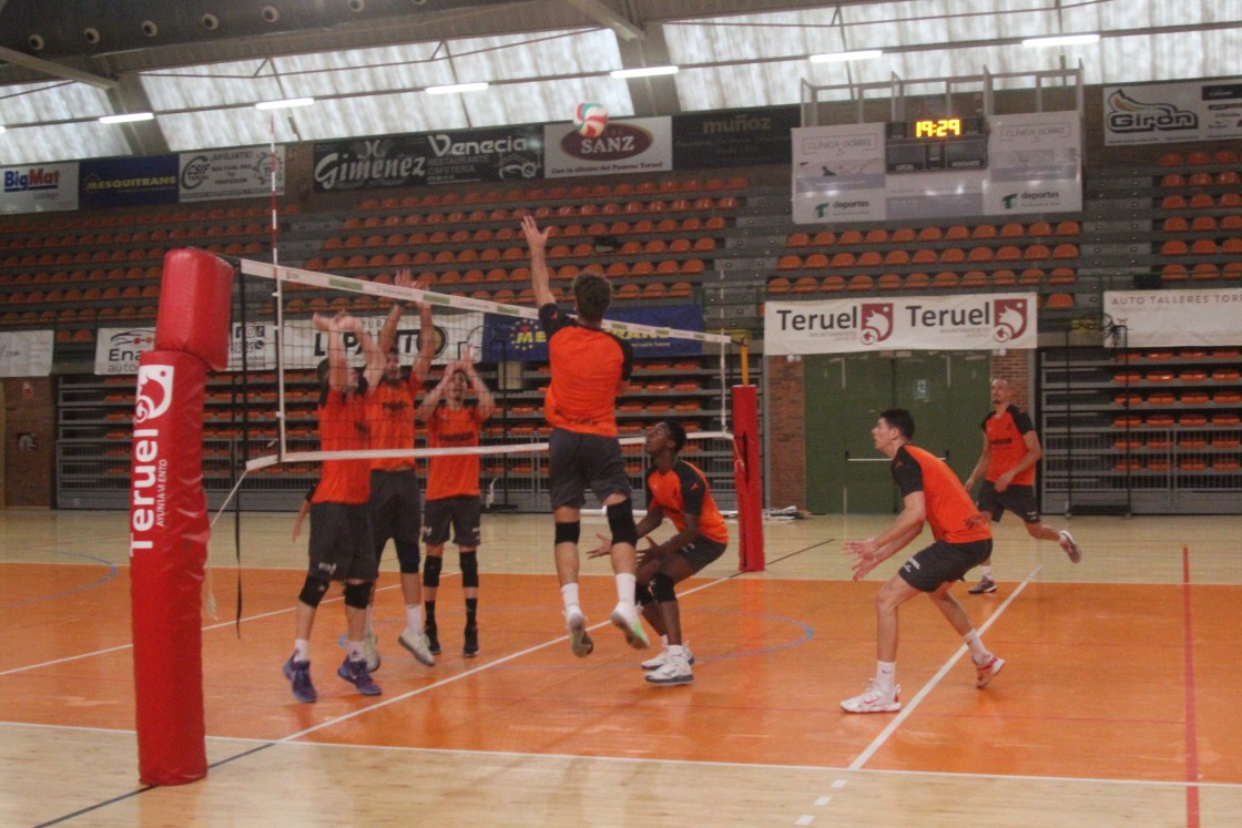 Pamesa Teruel repite amistoso ante el Sant Pere i Sant Pau en Barbastro