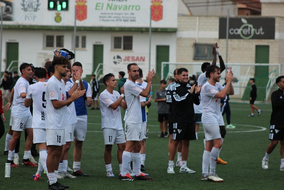 El Andorra golea a La Almunia en su primera victoria liguera (0-3)