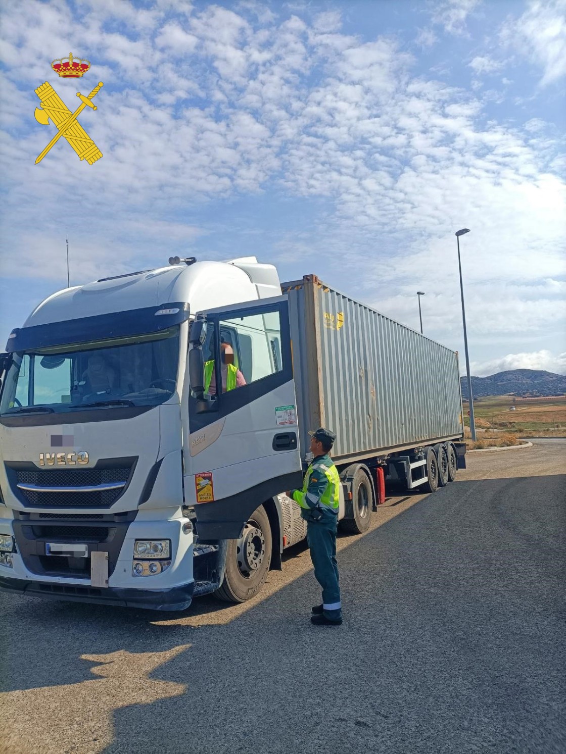 La Guardia Civil de Teruel formula 47 denuncias en un dispositivo de control de transportes, realizado en la autovía A-23 en La Puebla de Valverde