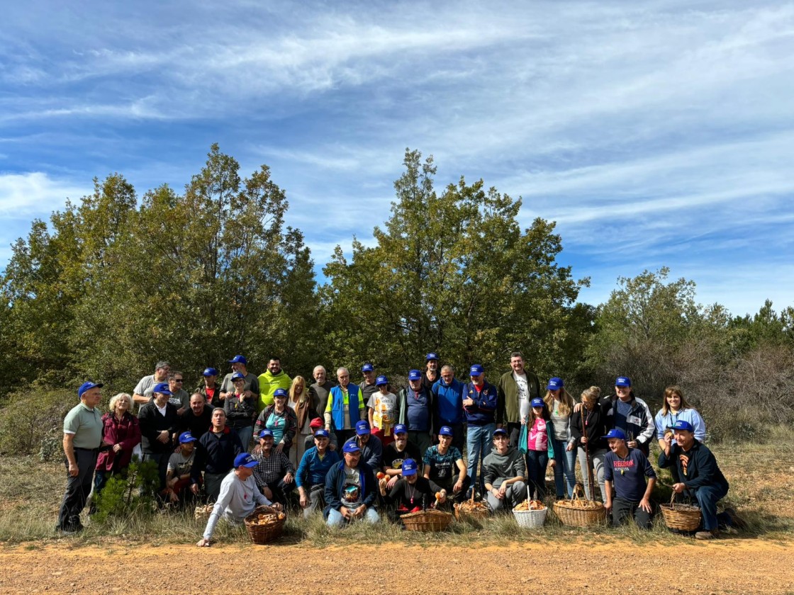 Más de 80 personas participan en el Día  de las Setas de Muniesa el sábado pasado