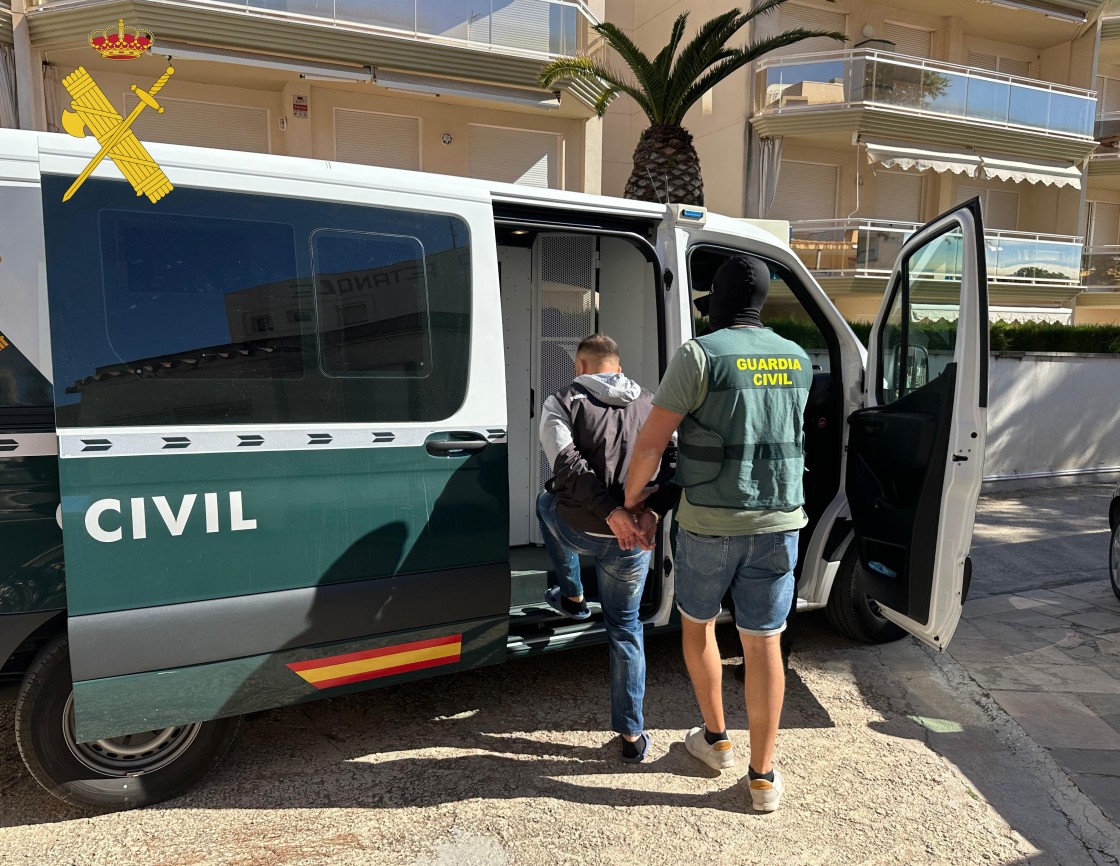 La Guardia Civil de Teruel detiene a cuatro personas de origen albanés como presuntas autoras de varios robos en viviendas en Teruel y Castellón