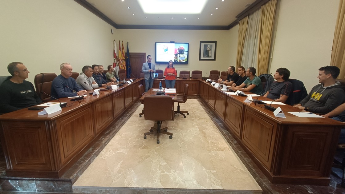 Los Bomberos de la Diputación de Teruel se forman en gestión de equipos de alto rendimiento