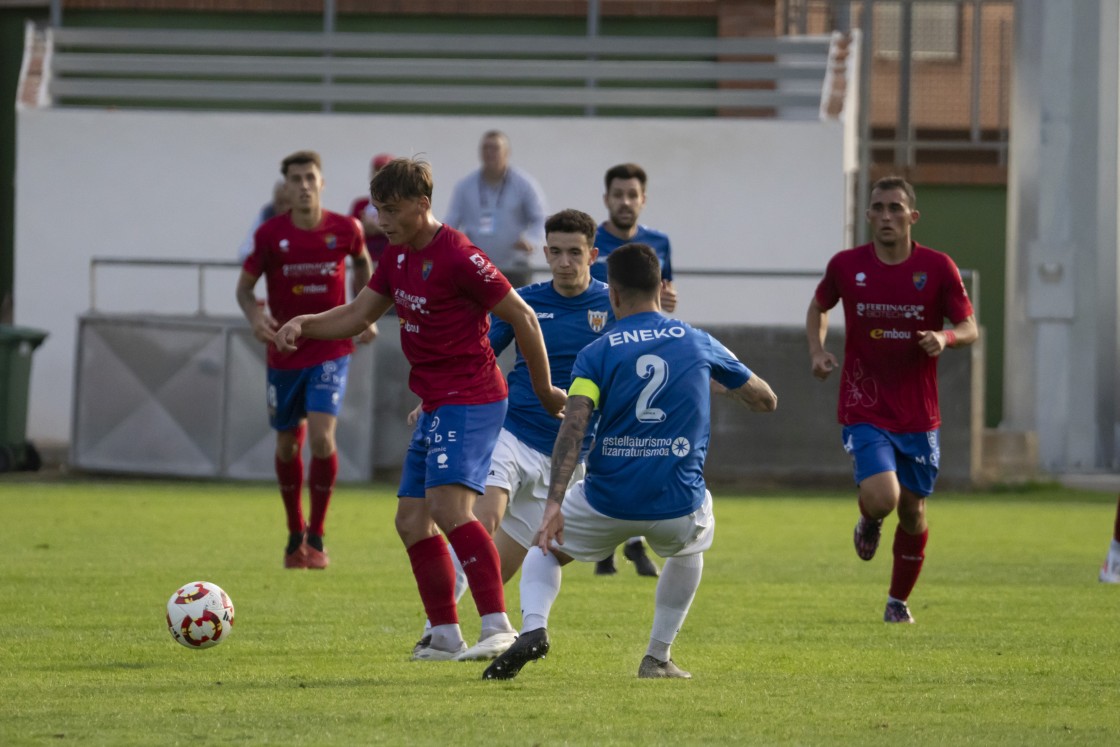 Siete jornadas y un cisma en Segunda RFEF