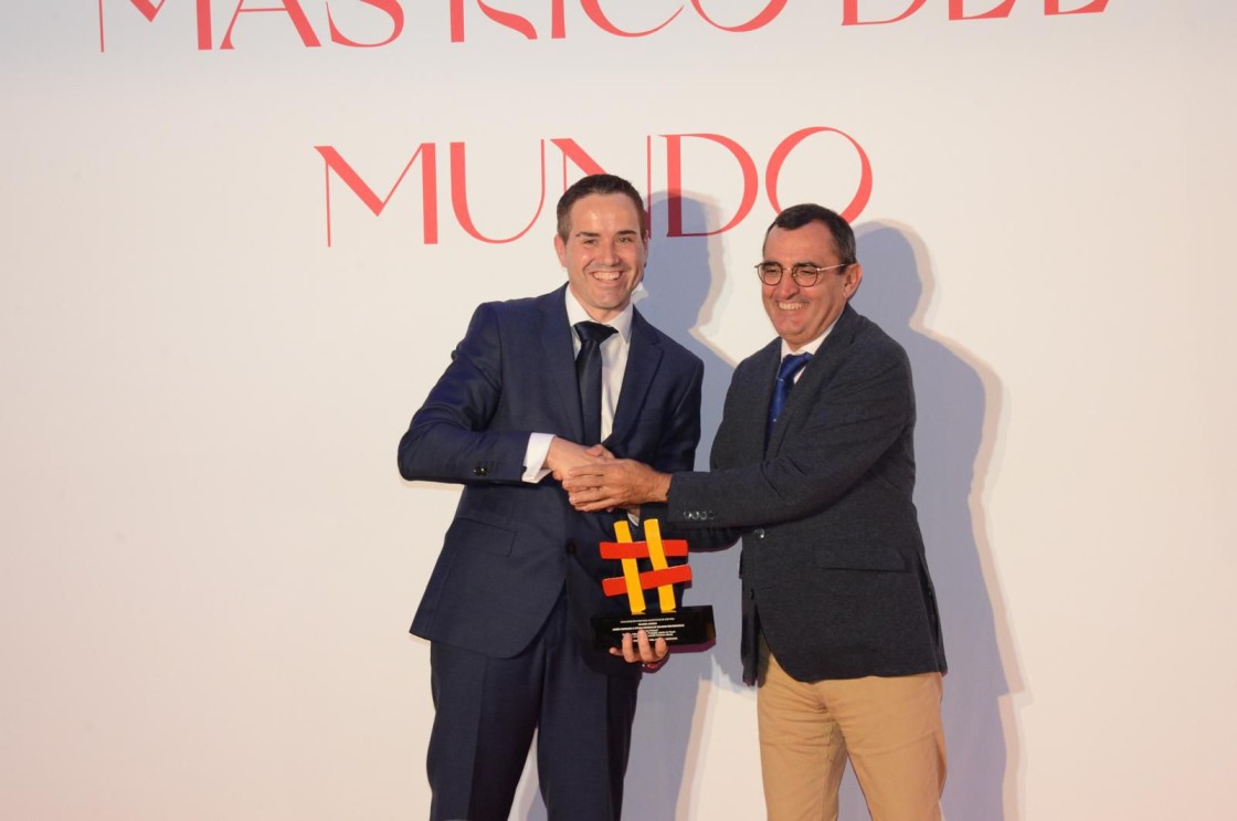 El ministro Planas entrega a Castelfrío el Premio al Mejor Serrano de España