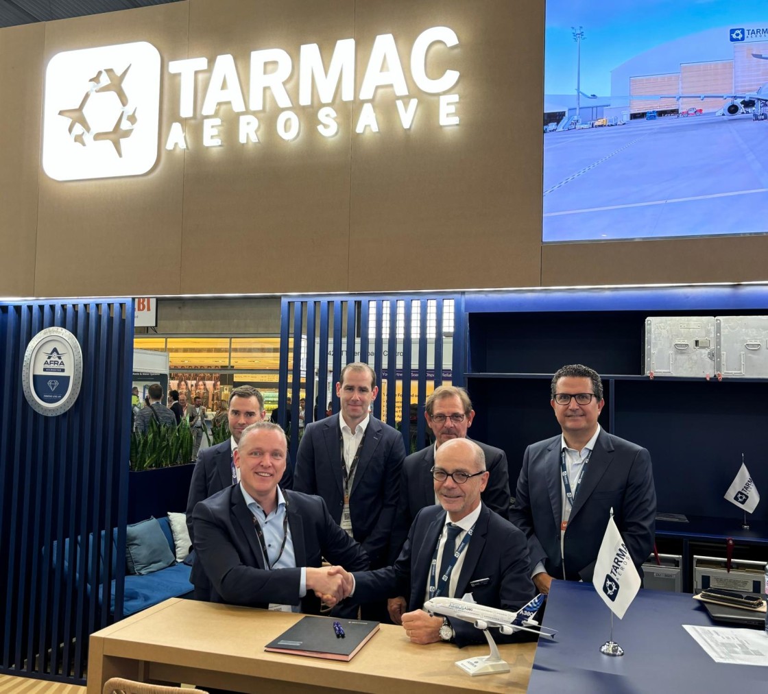 Tarmac e IAC sellan una alianza para ofrecer en Teruel el servicio completo de transición de aviones