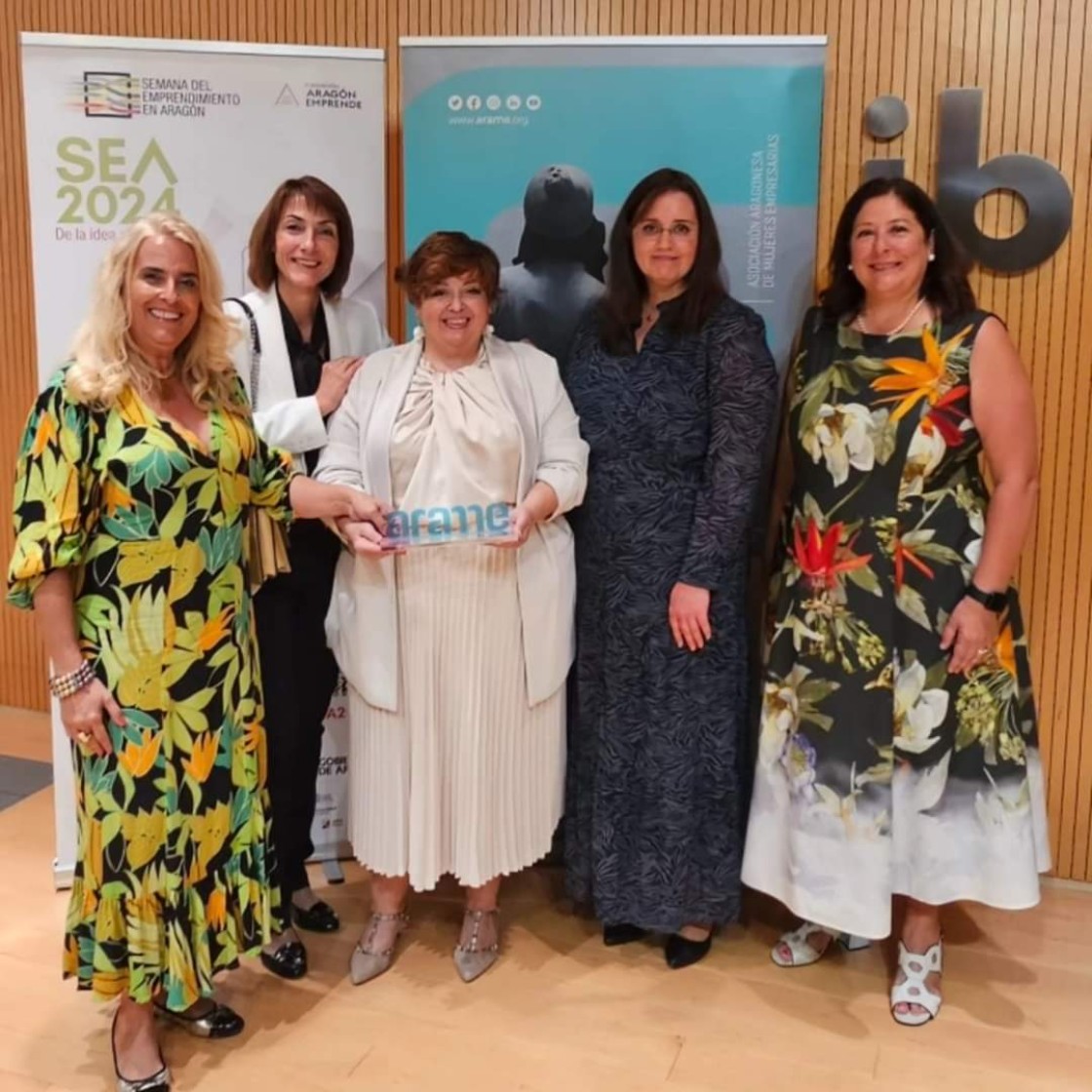 Ana Esteban recibe  el premio de Arame por Emprendimiento en el Medio Rural