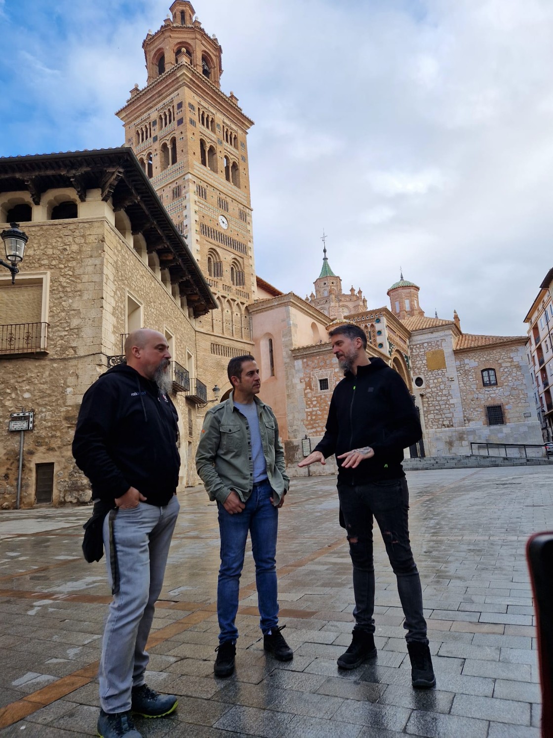 EFFE graba su concierto en directo en el frontón de San Julián este sábado