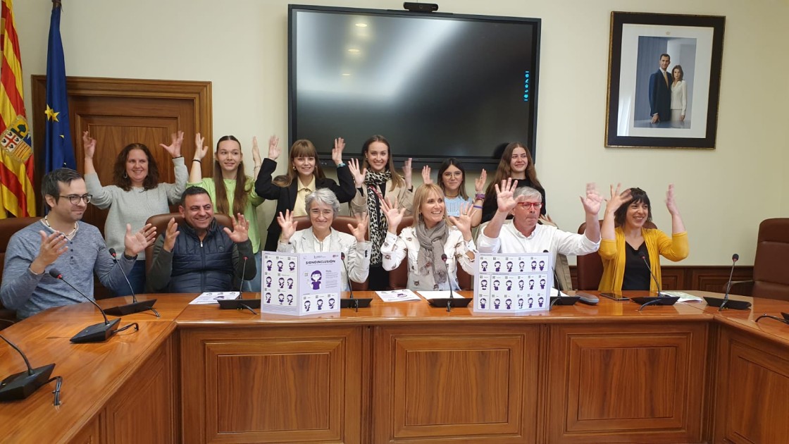 El IET apoya el proyecto educativo Signoinclusión para facilitar la enseñanza al alumnado con problemas de audición