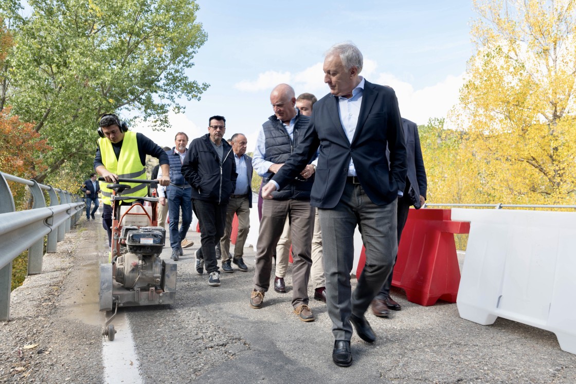 Las obras del Itinerario 9 del Plan Extraordinario de Carreteras avanzan con el asfaltado de los primeros 30 kilómetros y el ensanchamiento de seis puentes