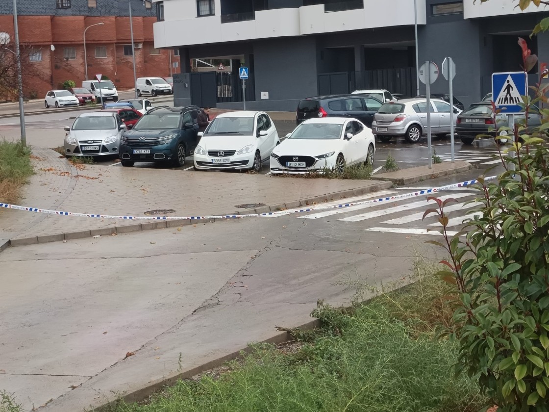 La avenida Zaragoza y la cuesta de los Gitanos de la capital están cerradas por los efectos de las tormentas