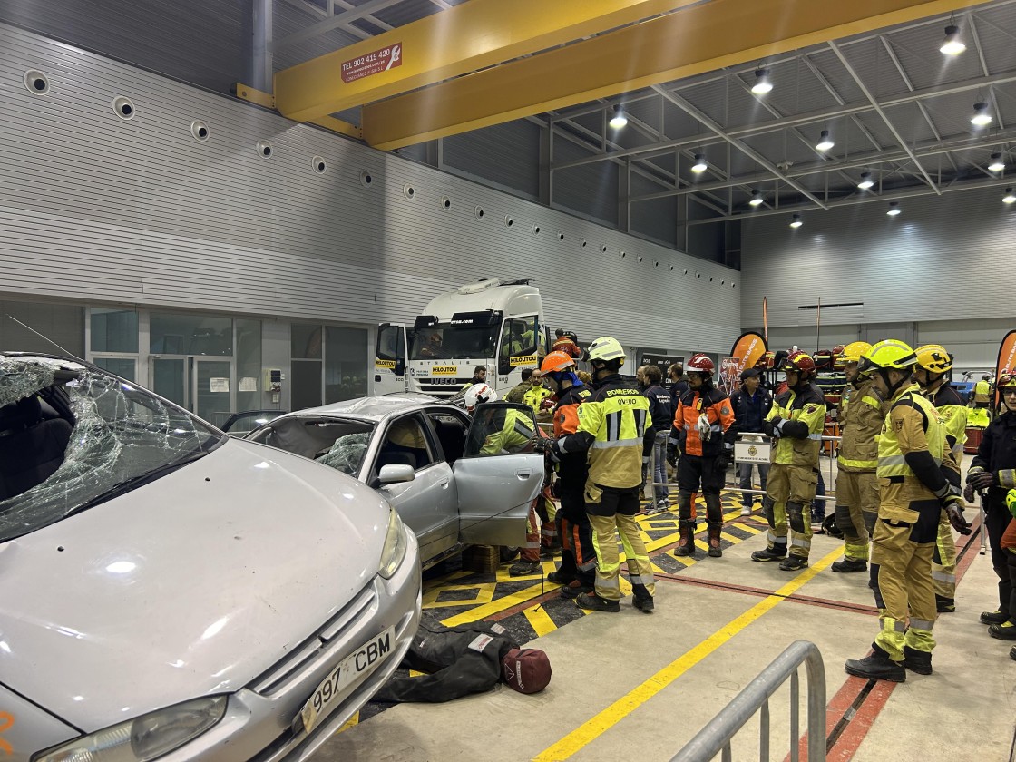 Gran motivación y entrega de los participantes en el segundo día del Rescue Training APRAT de Alcañiz