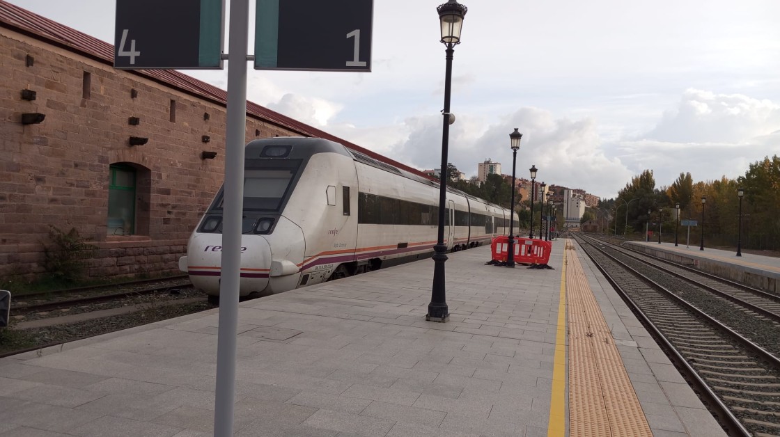 Renfe reanuda hoy  el servicio de trenes entre Zaragoza y Teruel