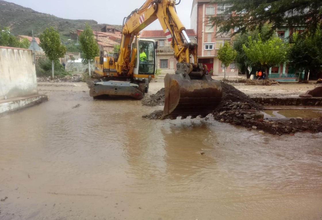 Bomberos de la DPT llevarán unos 200.000 litros de agua a localidades con problemas de suministro por la dana