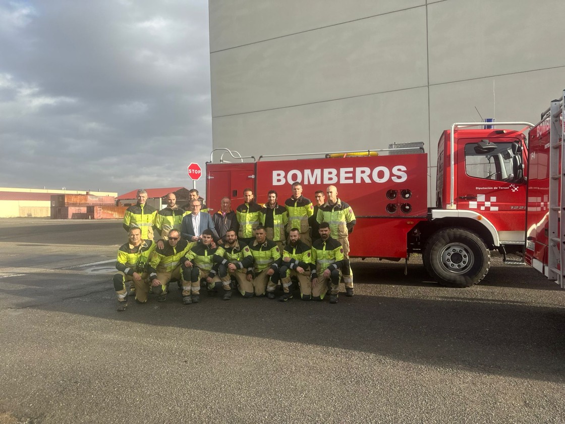 Dieciocho bomberos voluntarios de la Diputación de Teruel trabajan ya en Catarroja en coordinación con el 112 Aragón