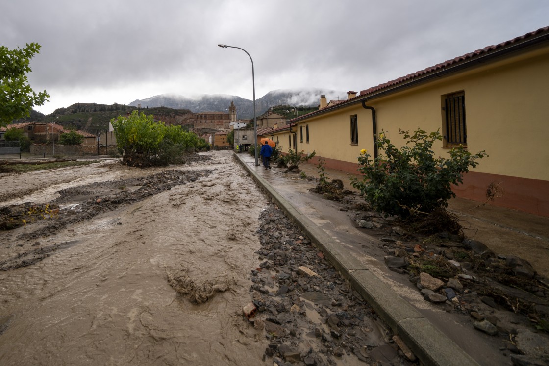 Sin fecha para reparar los destrozos causados por el temporal en Aragón al no poder acceder a los cauces